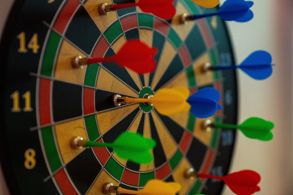Best SEO strategy for targeting multiple countries (single site vs multiple sites?)